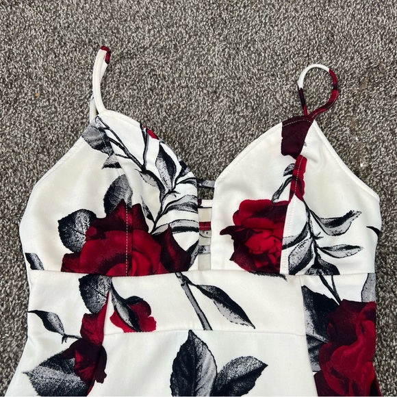 Haute Monde Dress - Picture 2 of 6